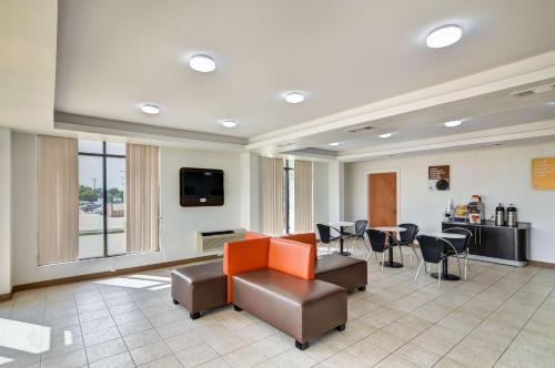 Motel 6 Lindale Tx