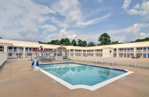 Motel 6 Lindale Tx