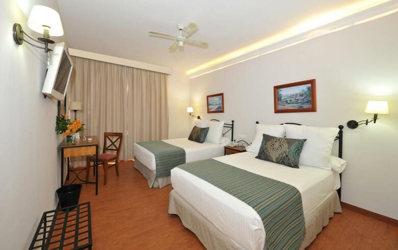 Hotel Salobre�a Suites