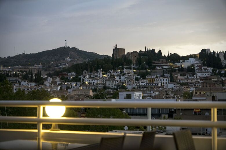 Hotel Barcel� Carmen Granada