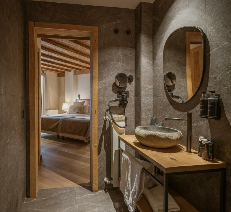 Ziryab Hotel