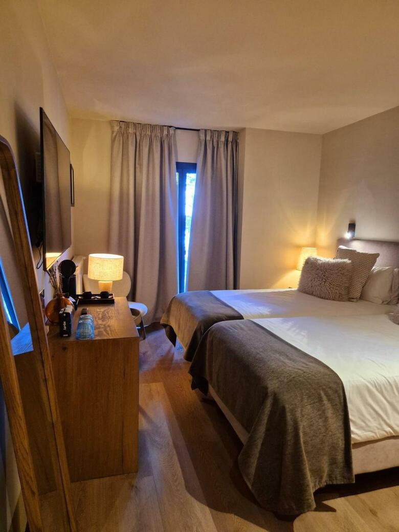 Ziryab Hotel
