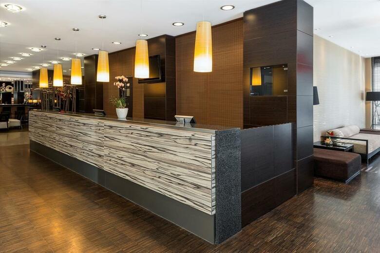 Hotel NH Danube City