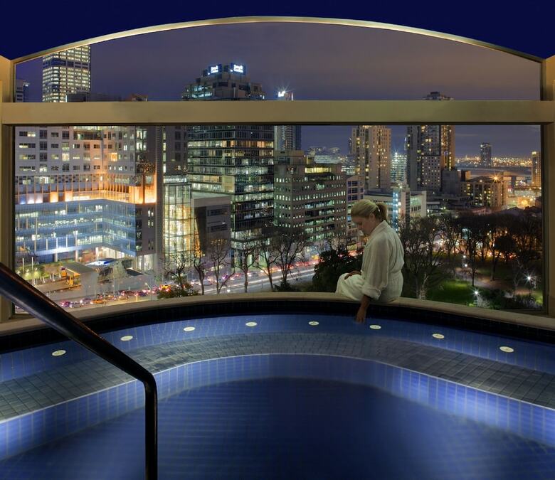 Hotel Radisson On Flagstaff Gardens