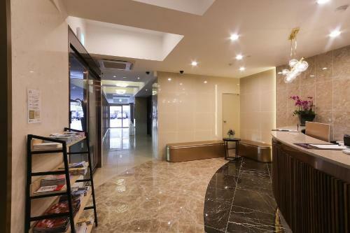 Hotel Almond Busan Station