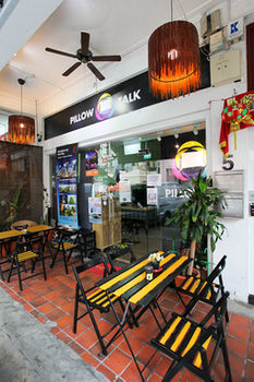 Pillow Talk Hostel