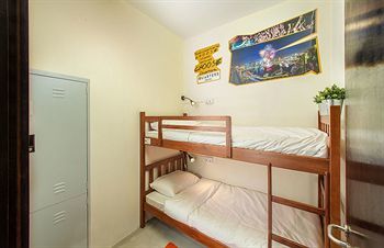 Quarters Hostel