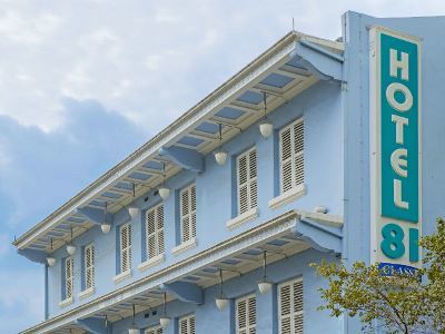 Hotel 81 Classic
