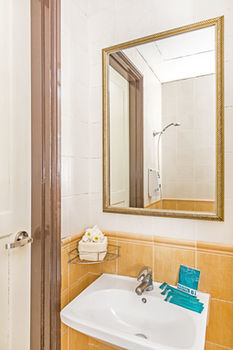 Hotel 81 Classic