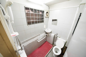 Feel At Home Hostel
