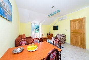 Apartments Dubelj