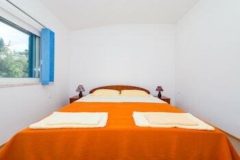 Apartments Dubelj