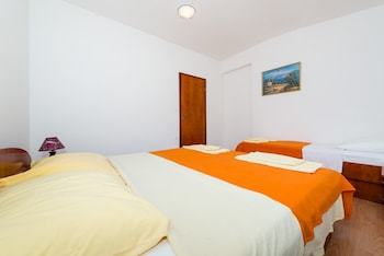 Apartments Dubelj
