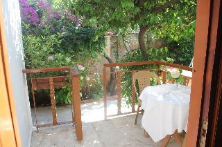 Hotel Karyatit