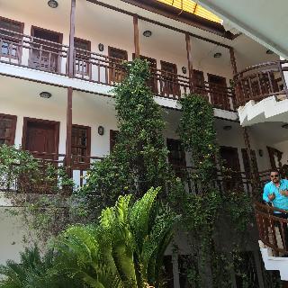 Hotel Karyatit