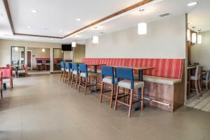 Hotel Comfort Suites