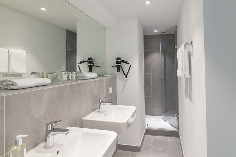 VI Vadi Hotel Bayer 89