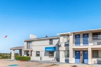 Hotel Motel 6 Dallas de Soto Lancaster
