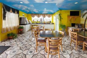 Hotel Days Inn And Suites Houston Channelview Tx