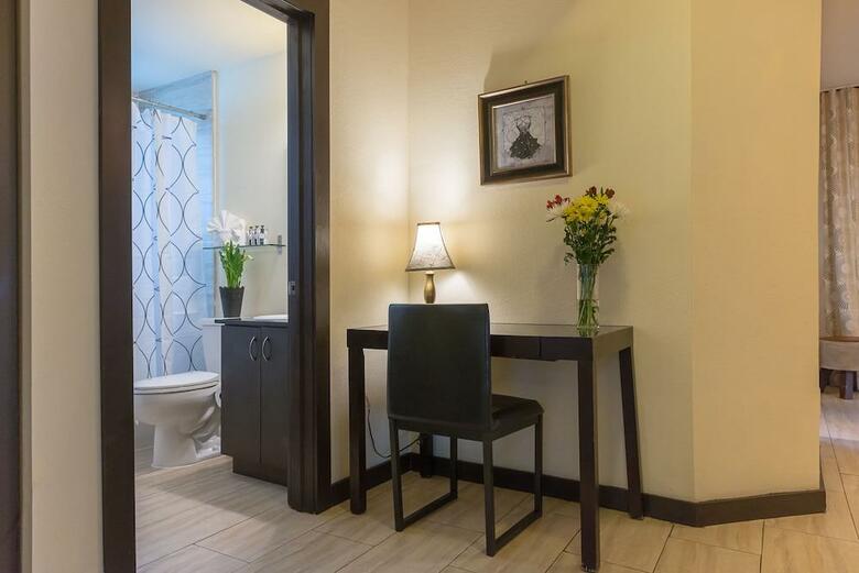 Tradewinds Apartment Hotel