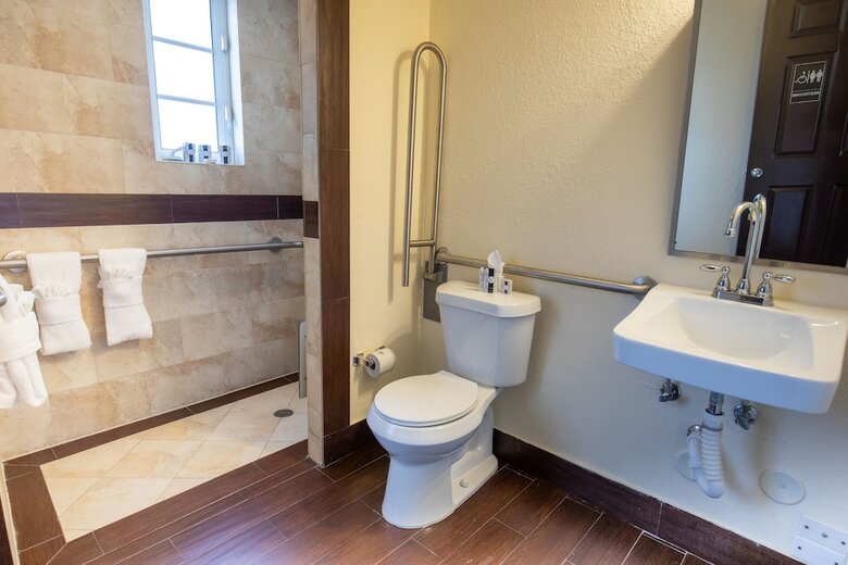 Tradewinds Apartment Hotel