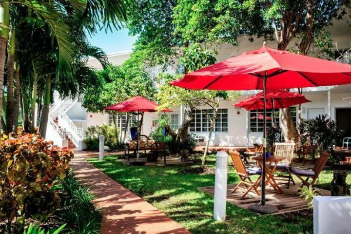 Tradewinds Apartment Hotel