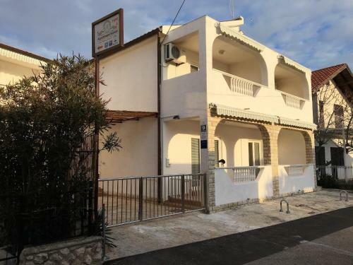 Apartments Ana
