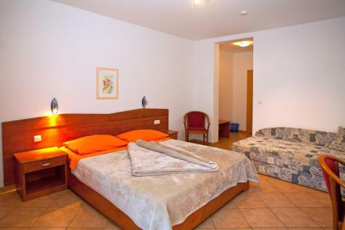 Hostal Guesthouse Villa Adria