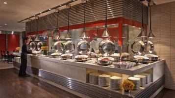 Hotel Royal Plaza On Scotts Singapore