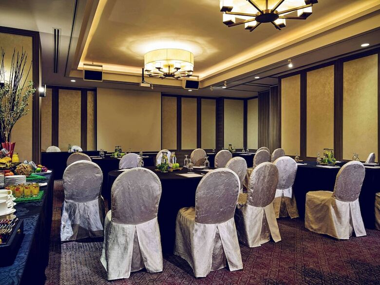 Hotel Grand Mercure Roxy