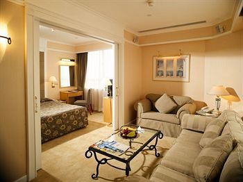 Hotel B P International