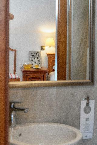 Apartments Tisno