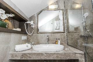 Apartments Tisno