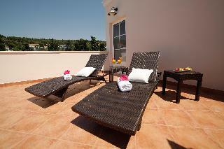 Apartments Tisno