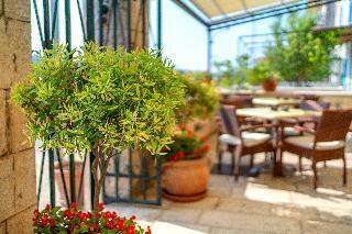 Apartments Tisno