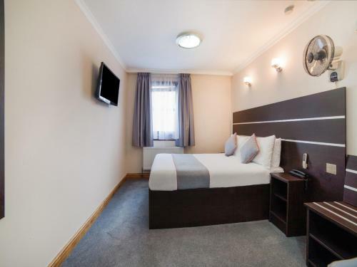 Epsilon Hotel
