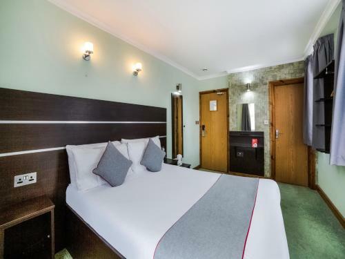 Epsilon Hotel