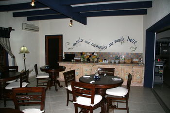 Hotel Club Arias Bed &amp; Breakfast