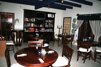 Hotel Club Arias Bed &amp; Breakfast