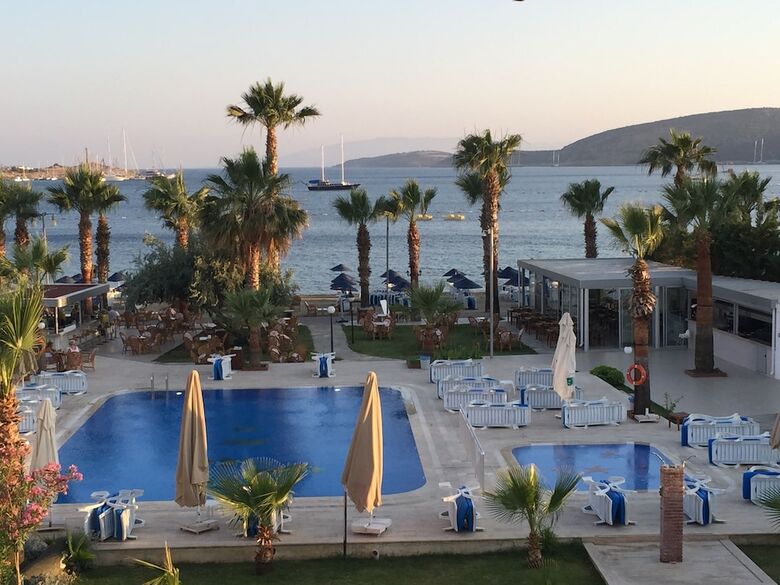 Nagi Beach Hotel