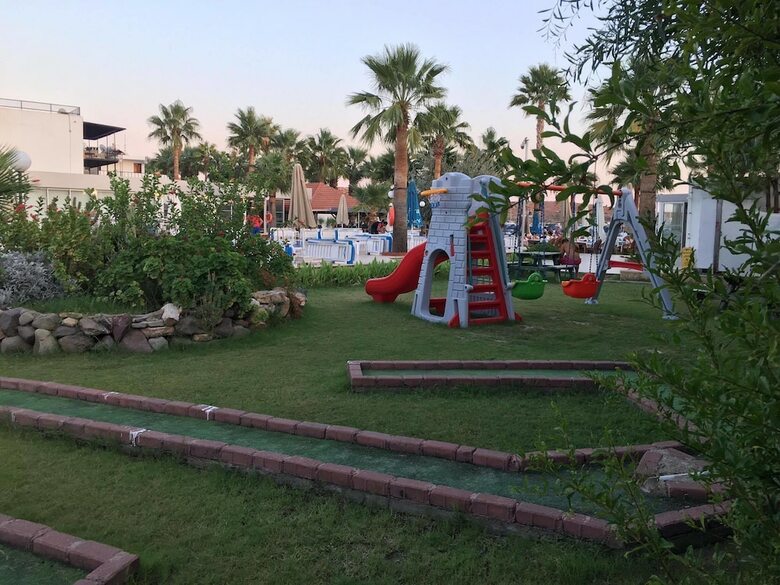 Nagi Beach Hotel