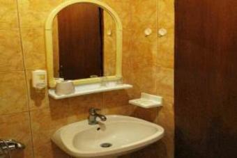 Hotel Lily Ann Village