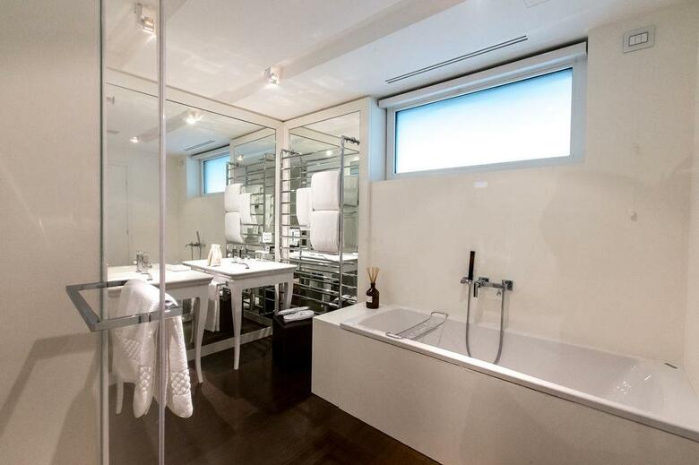 Hotel Magna Pars Suites