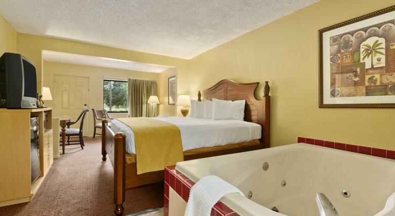 Hotel Travelodge Suites East Gate Orange