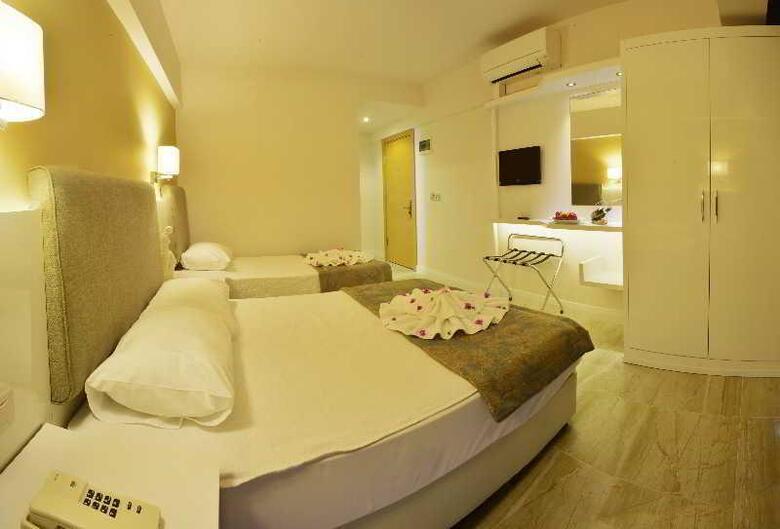 Maris Beach Hotel