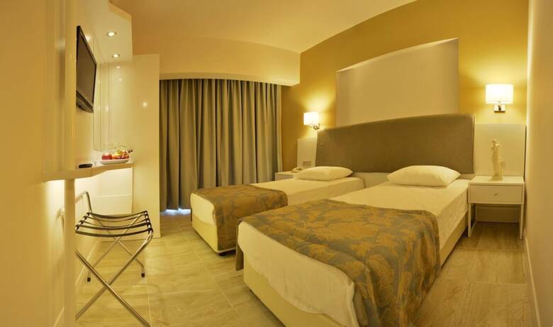 Maris Beach Hotel