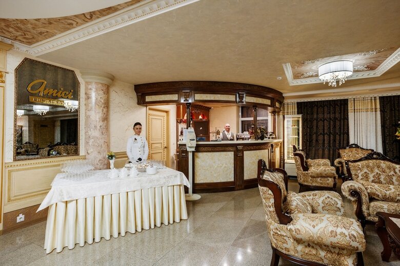 Amici Grand Hotel