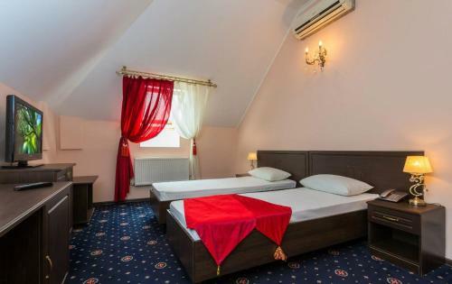 Maximus Hotel