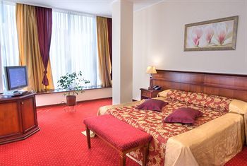 Red Royal Hotel