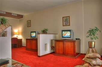 Red Royal Hotel